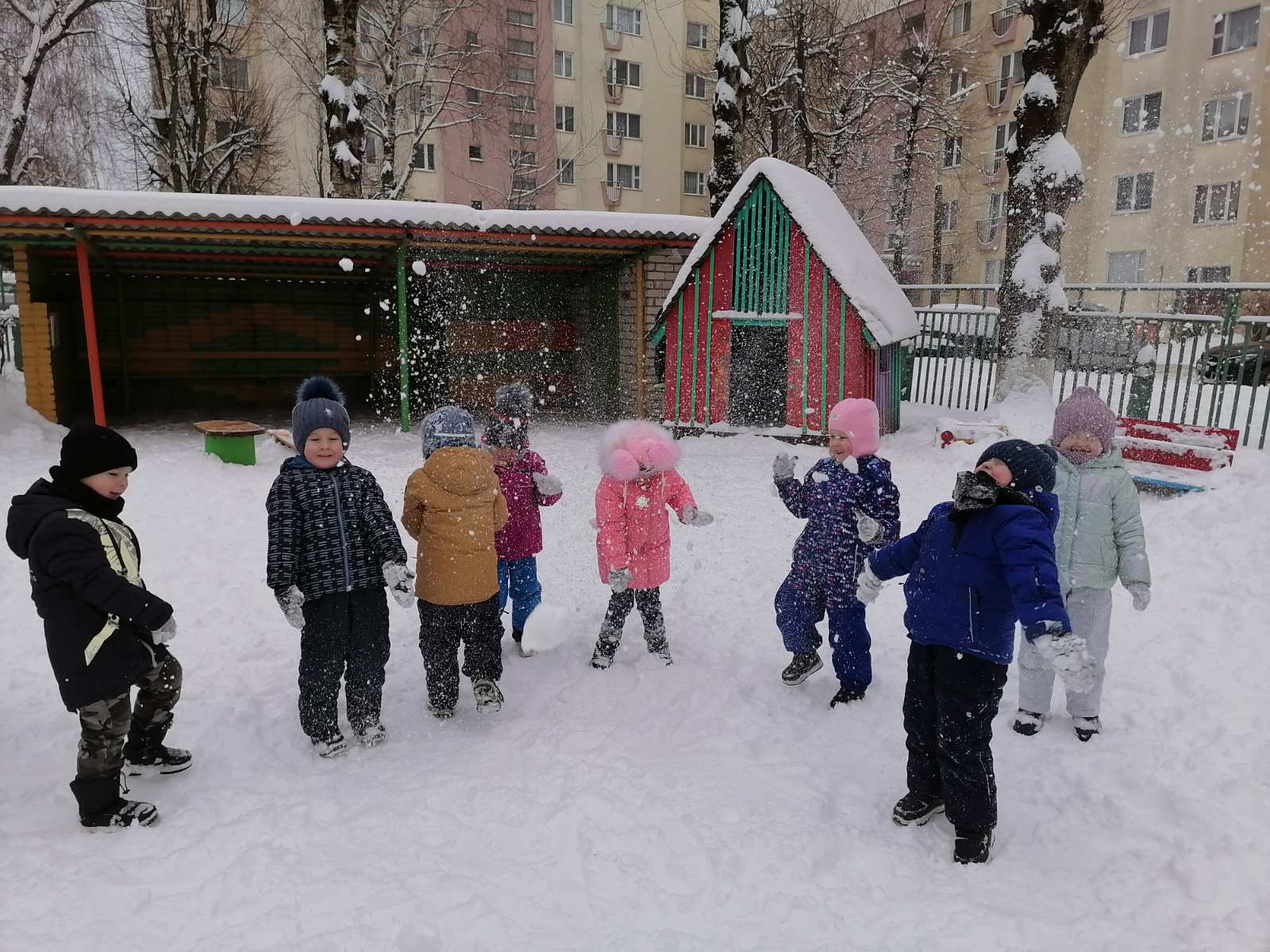  "Зимние игры и забавы на участке детского сада"